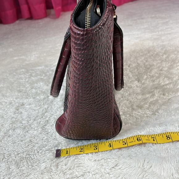 Stauer oxblood faux leather croc embossed alligator shoulder bag - Picture 7 of 11